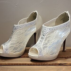Elegant White Lace Peep-Toe Heels